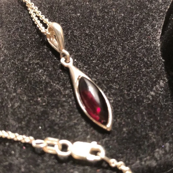 Genuine Dark Amber and silver necklace set with matching lever back earrings - Picture 4 of 6